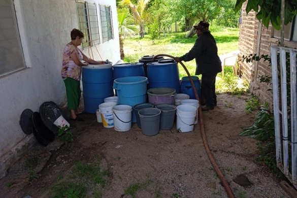 Aumenta el número de pipas para llevar agua potable a comunidades afectadas por la sequía