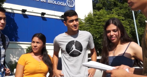 acreditación de tres